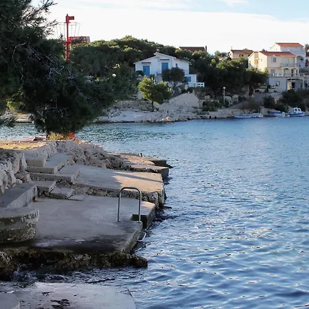 Tatil Evi Beachfront House With Hot Tubrazanj, Rogoznica - 19159 Ražanj